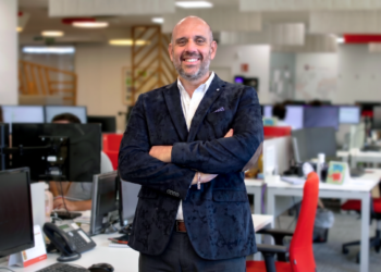 Isaac Prutsky se incorpora al equipo comercial de AR Racking Perú